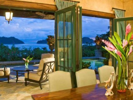 Pool at sunset in Villa Malibu