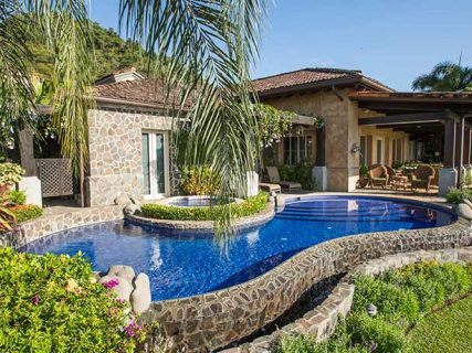 villa for sale in Villa Riviera